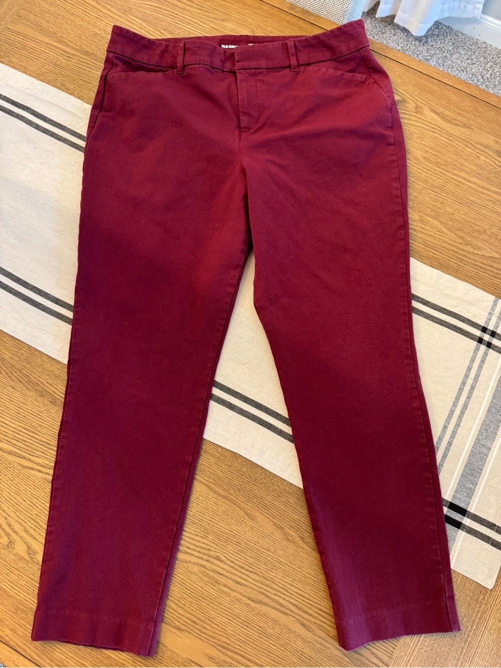 Old Navy Women's Burgundy Ankle Crop Slim Jeans